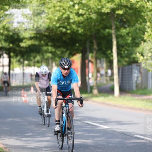 10.08.2025 - GEWOBA Citytriathlon Bremen Yannick Fuchs http://msf.ph/oto/8542332 10.08.2025 10:40:25 Radfahren 1, 11, 39, 47, 65, 125, 135, 197, 229 meine-sportfotos.de