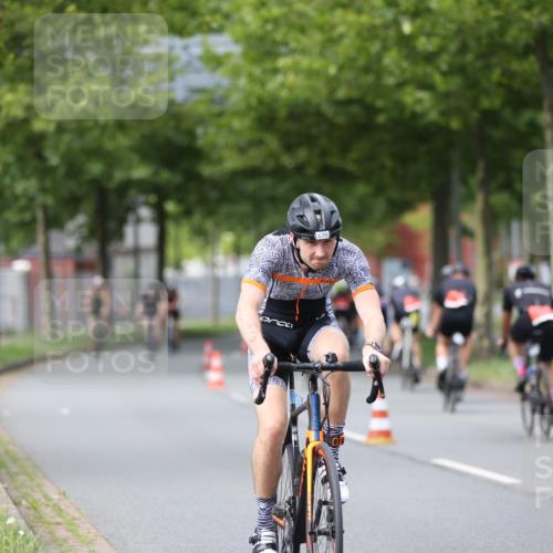 10.08.2025 - GEWOBA Citytriathlon Bremen Yannick Fuchs http://msf.ph/oto/8542336 10.08.2025 12:47:56 Radfahren 566, 587, 590, 656, 679, 767, 801, 884, 916, 941, 943, 951 meine-sportfotos.de