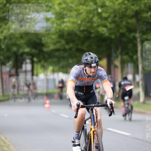 10.08.2025 - GEWOBA Citytriathlon Bremen Yannick Fuchs http://msf.ph/oto/8542338 10.08.2025 12:47:56 Radfahren 566, 587, 590, 656, 679, 767, 801, 884, 916, 941, 943, 951 meine-sportfotos.de