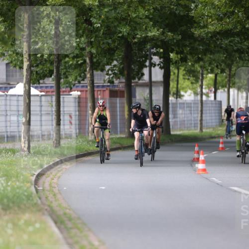 10.08.2025 - GEWOBA Citytriathlon Bremen Yannick Fuchs http://msf.ph/oto/8542341 10.08.2025 12:47:57 Radfahren 566, 587, 590, 656, 679, 767, 801, 884, 916, 941, 943, 951 meine-sportfotos.de