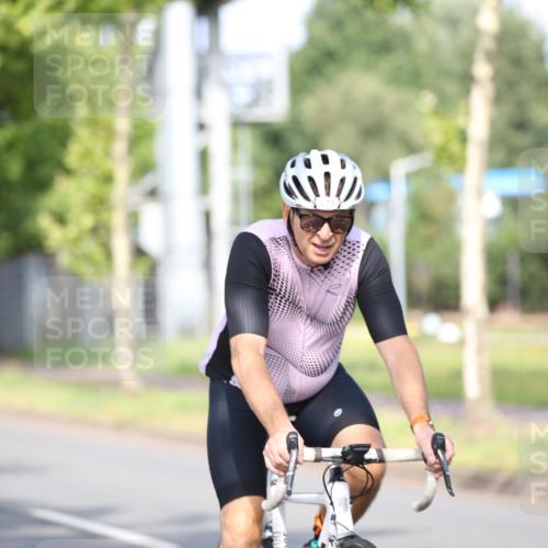 10.08.2025 - GEWOBA Citytriathlon Bremen Yannick Fuchs http://msf.ph/oto/8542352 10.08.2025 10:40:27 Radfahren 1, 11, 39, 47, 65, 125, 135, 229, 368 meine-sportfotos.de