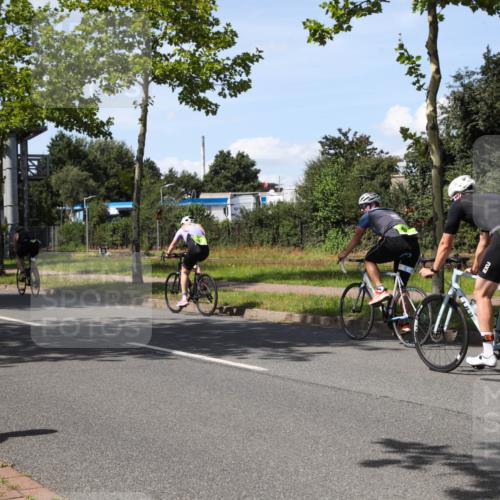 10.08.2025 - GEWOBA Citytriathlon Bremen Yannick Fuchs http://msf.ph/oto/8542353 10.08.2025 14:31:57 Radfahren 376, 411, 459, 496, 520 meine-sportfotos.de