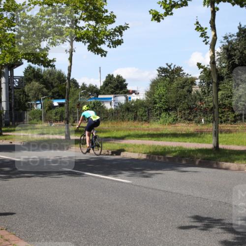 10.08.2025 - GEWOBA Citytriathlon Bremen Yannick Fuchs http://msf.ph/oto/8542370 10.08.2025 14:32:02 Radfahren 104, 344, 359, 376, 411, 496, 508 meine-sportfotos.de