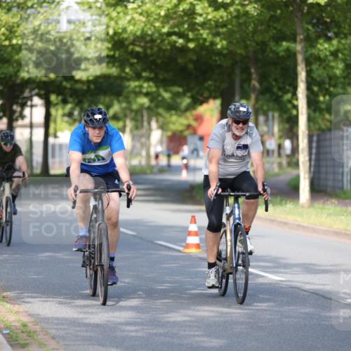 10.08.2025 - GEWOBA Citytriathlon Bremen Yannick Fuchs http://msf.ph/oto/8542371 10.08.2025 10:40:30 Radfahren 1, 11, 23, 39, 47, 65, 125, 229, 368, 505 meine-sportfotos.de