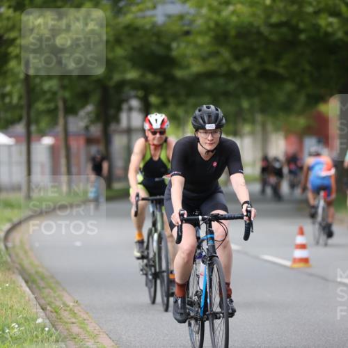 10.08.2025 - GEWOBA Citytriathlon Bremen Yannick Fuchs http://msf.ph/oto/8542388 10.08.2025 12:48:01 Radfahren 587, 590, 656, 679, 699, 767, 884, 916, 927, 941, 943 meine-sportfotos.de