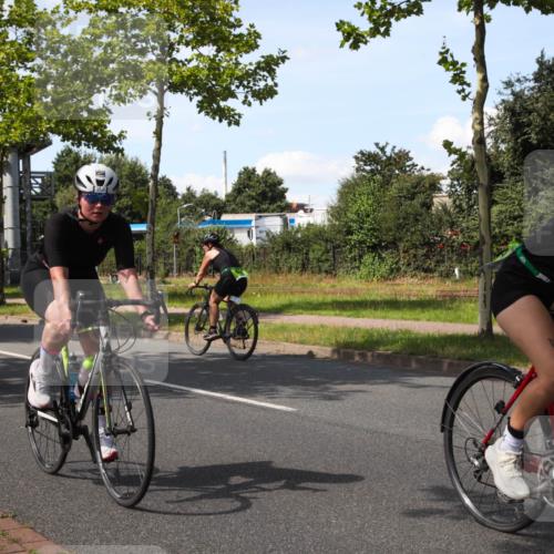 10.08.2025 - GEWOBA Citytriathlon Bremen Yannick Fuchs http://msf.ph/oto/8542395 10.08.2025 14:32:13 Radfahren 104, 105, 113, 299, 344, 355, 359, 362, 366, 370, 376, 411, 433, 463, 489, 496, 508 meine-sportfotos.de