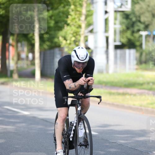 10.08.2025 - GEWOBA Citytriathlon Bremen Yannick Fuchs http://msf.ph/oto/8542401 10.08.2025 10:40:38 Radfahren 23, 39, 65, 67, 125, 141, 229, 368, 505 meine-sportfotos.de