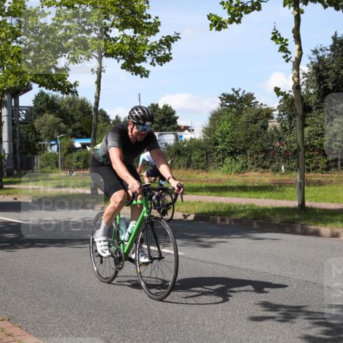 10.08.2025 - GEWOBA Citytriathlon Bremen Yannick Fuchs http://msf.ph/oto/8542403 10.08.2025 14:32:16 Radfahren 104, 105, 113, 284, 299, 344, 355, 359, 362, 366, 370, 376, 411, 433, 463, 489, 508 meine-sportfotos.de