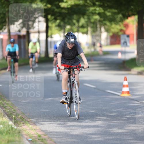 10.08.2025 - GEWOBA Citytriathlon Bremen Yannick Fuchs http://msf.ph/oto/8542425 10.08.2025 10:40:45 Radfahren 23, 67, 73, 141, 368, 431, 505 meine-sportfotos.de