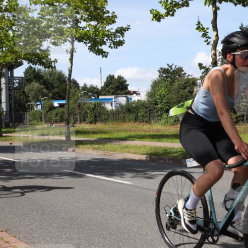 10.08.2025 - GEWOBA Citytriathlon Bremen Yannick Fuchs http://msf.ph/oto/8542426 10.08.2025 14:32:22 Radfahren 104, 105, 113, 284, 299, 344, 355, 359, 362, 366, 370, 376, 393, 433, 463, 489, 508 meine-sportfotos.de