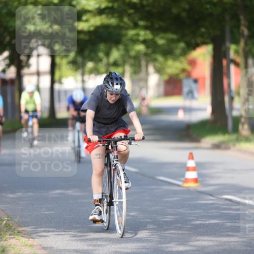 10.08.2025 - GEWOBA Citytriathlon Bremen Yannick Fuchs http://msf.ph/oto/8542428 10.08.2025 10:40:45 Radfahren 23, 67, 73, 141, 368, 431, 505 meine-sportfotos.de