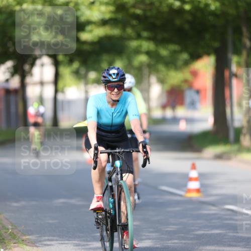 10.08.2025 - GEWOBA Citytriathlon Bremen Yannick Fuchs http://msf.ph/oto/8542443 10.08.2025 10:40:48 Radfahren 23, 67, 73, 139, 141, 368, 431, 505 meine-sportfotos.de
