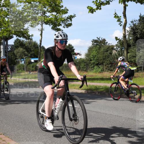 10.08.2025 - GEWOBA Citytriathlon Bremen Yannick Fuchs http://msf.ph/oto/8542445 10.08.2025 14:32:25 Radfahren 105, 113, 284, 299, 344, 355, 362, 366, 370, 393, 433, 463, 489, 508 meine-sportfotos.de