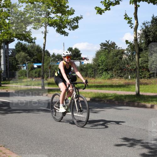 10.08.2025 - GEWOBA Citytriathlon Bremen Yannick Fuchs http://msf.ph/oto/8542451 10.08.2025 14:32:25 Radfahren 105, 113, 284, 299, 344, 355, 362, 366, 370, 393, 433, 463, 489, 508 meine-sportfotos.de