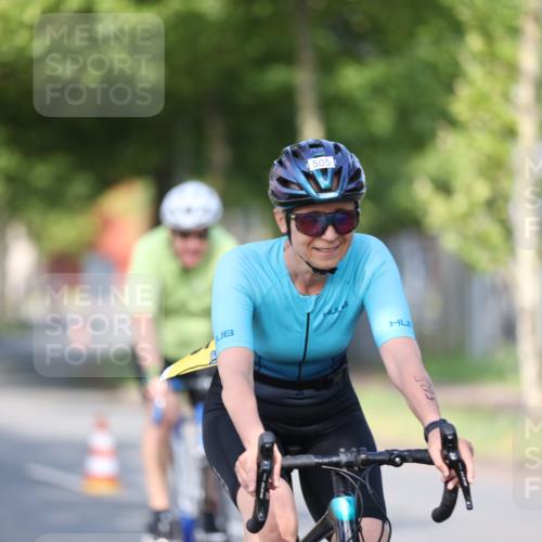 10.08.2025 - GEWOBA Citytriathlon Bremen Yannick Fuchs http://msf.ph/oto/8542454 10.08.2025 10:40:49 Radfahren 23, 67, 73, 139, 141, 368, 431, 505 meine-sportfotos.de