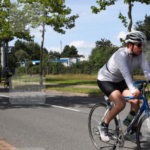 10.08.2025 - GEWOBA Citytriathlon Bremen Yannick Fuchs http://msf.ph/oto/8542461 10.08.2025 14:32:26 Radfahren 105, 113, 284, 299, 344, 355, 362, 366, 370, 393, 433, 463, 489, 508 meine-sportfotos.de