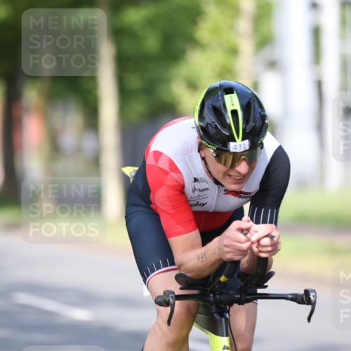 10.08.2025 - GEWOBA Citytriathlon Bremen Yannick Fuchs http://msf.ph/oto/8542477 10.08.2025 10:40:52 Radfahren 23, 37, 67, 73, 139, 141, 153, 237, 431, 505 meine-sportfotos.de