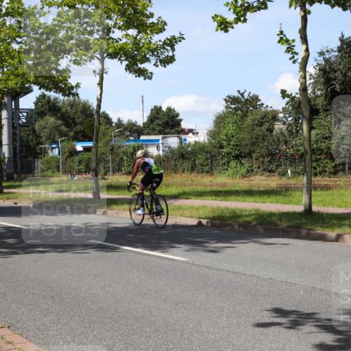 10.08.2025 - GEWOBA Citytriathlon Bremen Yannick Fuchs http://msf.ph/oto/8542482 10.08.2025 14:32:28 Radfahren 105, 113, 284, 299, 355, 362, 366, 370, 393, 420, 433, 463, 489 meine-sportfotos.de