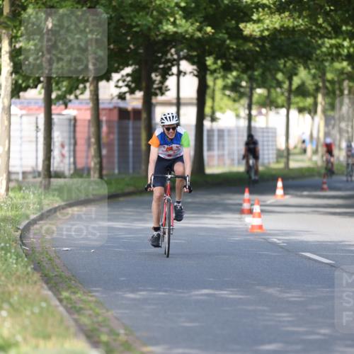 10.08.2025 - GEWOBA Citytriathlon Bremen Yannick Fuchs http://msf.ph/oto/8542485 10.08.2025 10:40:54 Radfahren 37, 67, 73, 139, 141, 153, 237, 431, 505 meine-sportfotos.de