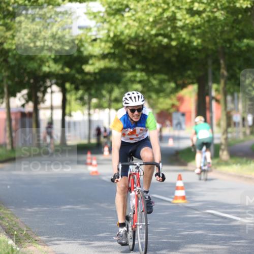 10.08.2025 - GEWOBA Citytriathlon Bremen Yannick Fuchs http://msf.ph/oto/8542494 10.08.2025 10:40:56 Radfahren 37, 67, 73, 139, 141, 153, 203, 237, 369, 431 meine-sportfotos.de