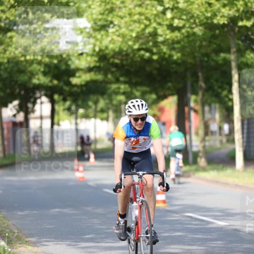 10.08.2025 - GEWOBA Citytriathlon Bremen Yannick Fuchs http://msf.ph/oto/8542498 10.08.2025 10:40:56 Radfahren 37, 67, 73, 139, 141, 153, 203, 237, 369, 431 meine-sportfotos.de