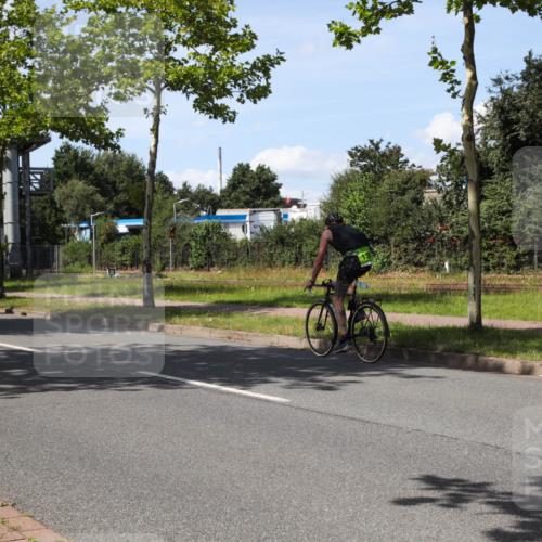 10.08.2025 - GEWOBA Citytriathlon Bremen Yannick Fuchs http://msf.ph/oto/8542500 10.08.2025 14:32:30 Radfahren 105, 284, 299, 355, 362, 370, 393, 420, 433, 463, 489 meine-sportfotos.de