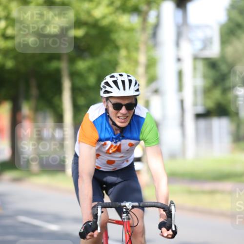 10.08.2025 - GEWOBA Citytriathlon Bremen Yannick Fuchs http://msf.ph/oto/8542503 10.08.2025 10:40:57 Radfahren 37, 67, 73, 139, 141, 153, 203, 237, 369, 431 meine-sportfotos.de