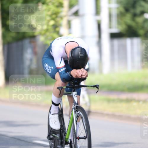 10.08.2025 - GEWOBA Citytriathlon Bremen Yannick Fuchs http://msf.ph/oto/8542509 10.08.2025 10:41:02 Radfahren 37, 67, 73, 139, 153, 203, 237, 369, 431 meine-sportfotos.de
