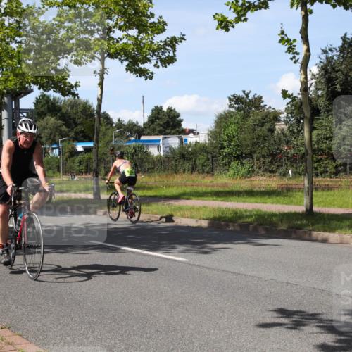 10.08.2025 - GEWOBA Citytriathlon Bremen Yannick Fuchs http://msf.ph/oto/8542515 10.08.2025 14:32:32 Radfahren 105, 284, 299, 355, 370, 393, 420, 489 meine-sportfotos.de