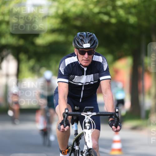 10.08.2025 - GEWOBA Citytriathlon Bremen Yannick Fuchs http://msf.ph/oto/8542519 10.08.2025 10:41:03 Radfahren 37, 73, 139, 153, 203, 237, 369, 431 meine-sportfotos.de