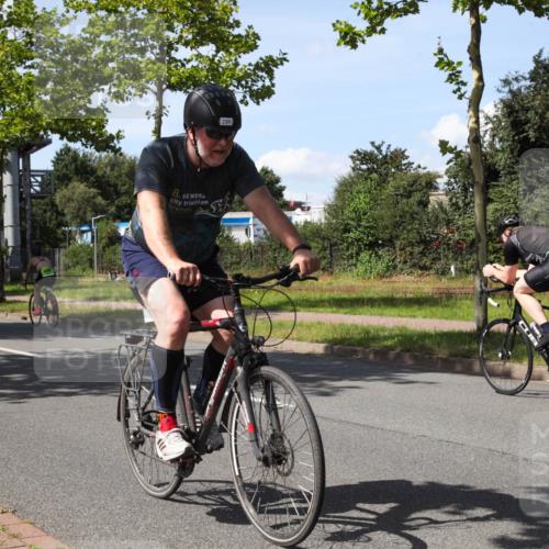 10.08.2025 - GEWOBA Citytriathlon Bremen Yannick Fuchs http://msf.ph/oto/8542523 10.08.2025 14:32:33 Radfahren 105, 284, 299, 370, 393, 420, 489 meine-sportfotos.de