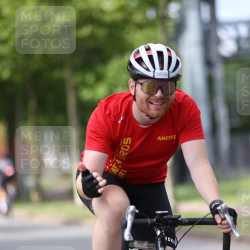 10.08.2025 - GEWOBA Citytriathlon Bremen Yannick Fuchs http://msf.ph/oto/8542524 10.08.2025 12:48:36 Radfahren 564, 616, 627, 630, 657, 687, 717, 793, 839, 857, 876, 897, 932, 1026 meine-sportfotos.de
