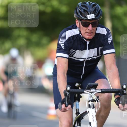10.08.2025 - GEWOBA Citytriathlon Bremen Yannick Fuchs http://msf.ph/oto/8542525 10.08.2025 10:41:03 Radfahren 37, 73, 139, 153, 203, 237, 369, 431 meine-sportfotos.de