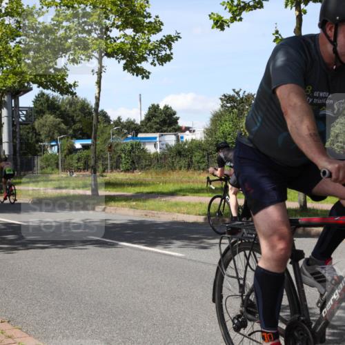 10.08.2025 - GEWOBA Citytriathlon Bremen Yannick Fuchs http://msf.ph/oto/8542526 10.08.2025 14:32:33 Radfahren 105, 284, 299, 370, 393, 420, 489 meine-sportfotos.de