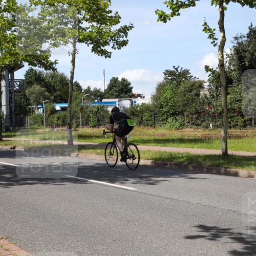 10.08.2025 - GEWOBA Citytriathlon Bremen Yannick Fuchs http://msf.ph/oto/8542528 10.08.2025 14:32:33 Radfahren 105, 284, 299, 370, 393, 420, 489 meine-sportfotos.de