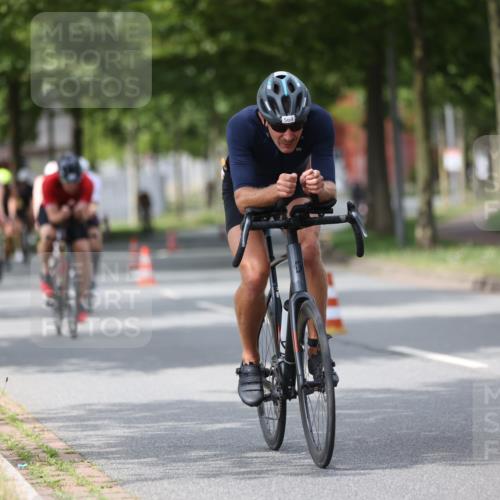 10.08.2025 - GEWOBA Citytriathlon Bremen Yannick Fuchs http://msf.ph/oto/8542532 10.08.2025 12:48:38 Radfahren 564, 616, 627, 630, 655, 657, 687, 717, 793, 839, 857, 876, 897, 932, 1026 meine-sportfotos.de