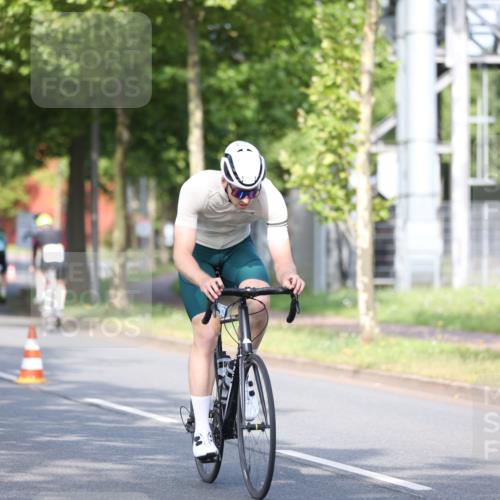 10.08.2025 - GEWOBA Citytriathlon Bremen Yannick Fuchs http://msf.ph/oto/8542533 10.08.2025 10:41:04 Radfahren 37, 73, 139, 153, 203, 237, 369, 431 meine-sportfotos.de