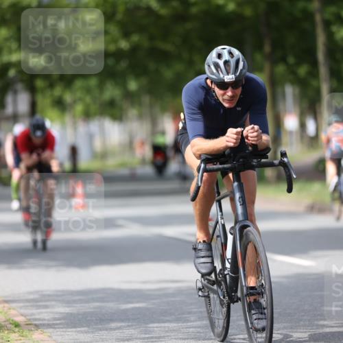 10.08.2025 - GEWOBA Citytriathlon Bremen Yannick Fuchs http://msf.ph/oto/8542537 10.08.2025 12:48:39 Radfahren 564, 616, 621, 627, 630, 655, 657, 687, 717, 793, 839, 857, 876, 897, 932, 1026 meine-sportfotos.de