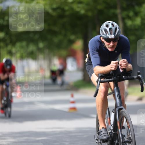 10.08.2025 - GEWOBA Citytriathlon Bremen Yannick Fuchs http://msf.ph/oto/8542540 10.08.2025 12:48:39 Radfahren 564, 616, 621, 627, 630, 655, 657, 687, 717, 793, 839, 857, 876, 897, 932, 1026 meine-sportfotos.de