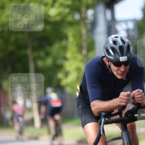 10.08.2025 - GEWOBA Citytriathlon Bremen Yannick Fuchs http://msf.ph/oto/8542546 10.08.2025 12:48:39 Radfahren 564, 616, 621, 627, 630, 655, 657, 687, 717, 793, 839, 857, 876, 897, 932, 1026 meine-sportfotos.de