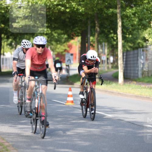 10.08.2025 - GEWOBA Citytriathlon Bremen Yannick Fuchs http://msf.ph/oto/8542548 10.08.2025 10:41:06 Radfahren 37, 73, 139, 153, 203, 237, 369 meine-sportfotos.de
