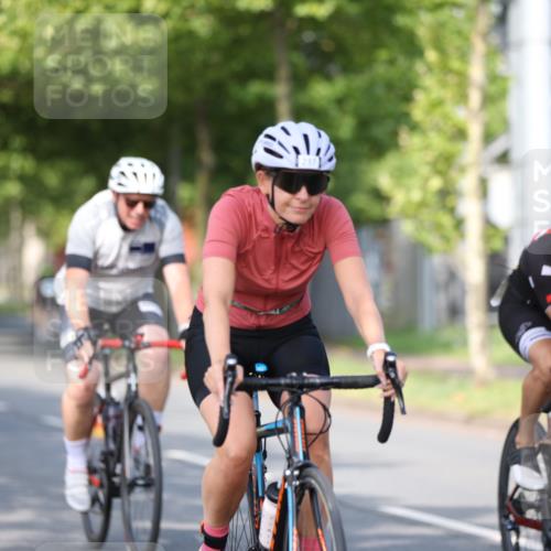 10.08.2025 - GEWOBA Citytriathlon Bremen Yannick Fuchs http://msf.ph/oto/8542554 10.08.2025 10:41:07 Radfahren 37, 73, 139, 153, 203, 237, 369 meine-sportfotos.de