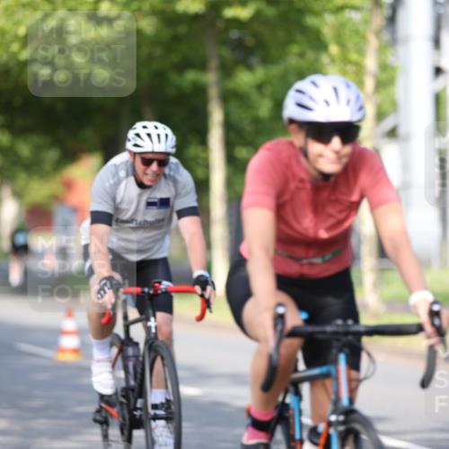 10.08.2025 - GEWOBA Citytriathlon Bremen Yannick Fuchs http://msf.ph/oto/8542556 10.08.2025 10:41:07 Radfahren 37, 73, 139, 153, 203, 237, 369 meine-sportfotos.de