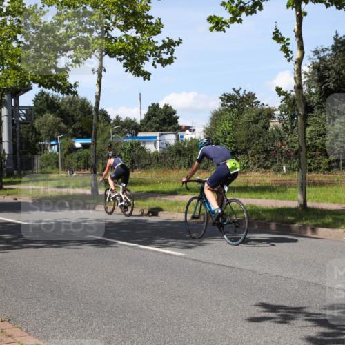 10.08.2025 - GEWOBA Citytriathlon Bremen Yannick Fuchs http://msf.ph/oto/8542563 10.08.2025 14:32:40 Radfahren 15, 82, 96, 118, 243, 284, 393, 420, 435 meine-sportfotos.de