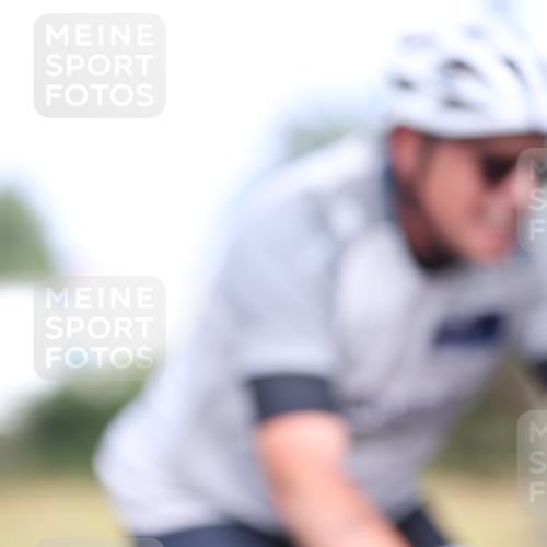 10.08.2025 - GEWOBA Citytriathlon Bremen Yannick Fuchs http://msf.ph/oto/8542567 10.08.2025 10:41:08 Radfahren 37, 139, 153, 203, 237, 369 meine-sportfotos.de