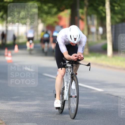10.08.2025 - GEWOBA Citytriathlon Bremen Yannick Fuchs http://msf.ph/oto/8542575 10.08.2025 10:41:45 Radfahren 3, 9, 177, 223, 395, 410 meine-sportfotos.de