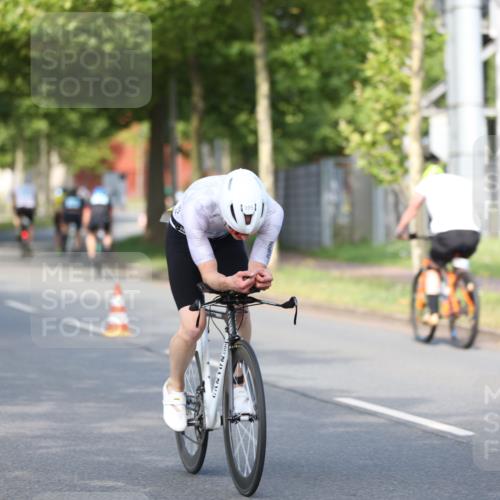 10.08.2025 - GEWOBA Citytriathlon Bremen Yannick Fuchs http://msf.ph/oto/8542578 10.08.2025 10:41:45 Radfahren 3, 9, 177, 223, 395, 410 meine-sportfotos.de