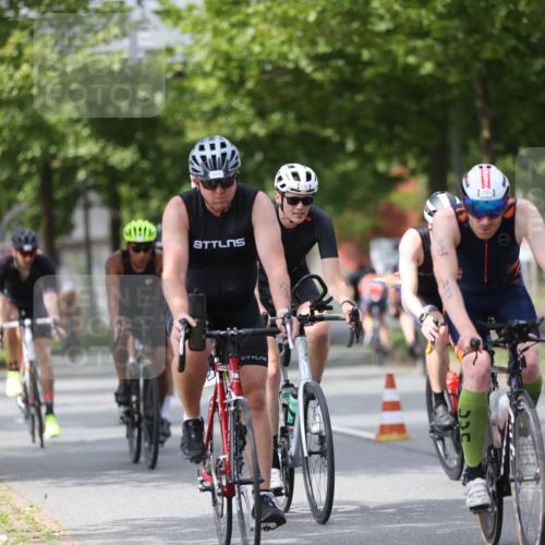 10.08.2025 - GEWOBA Citytriathlon Bremen Yannick Fuchs http://msf.ph/oto/8542579 10.08.2025 12:48:41 Radfahren 564, 616, 621, 627, 630, 655, 657, 687, 717, 793, 839, 857, 876, 897, 932, 1026 meine-sportfotos.de
