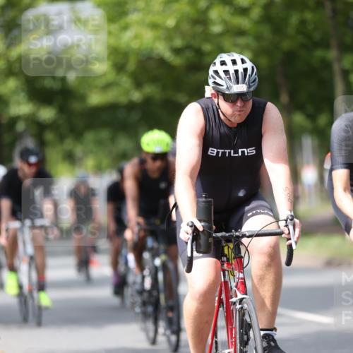 10.08.2025 - GEWOBA Citytriathlon Bremen Yannick Fuchs http://msf.ph/oto/8542594 10.08.2025 12:48:42 Radfahren 564, 578, 616, 621, 627, 630, 655, 657, 687, 717, 793, 839, 857, 876, 897, 932, 1026 meine-sportfotos.de