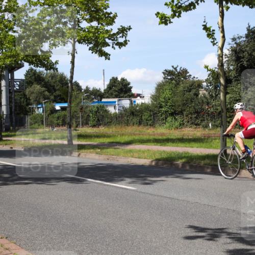 10.08.2025 - GEWOBA Citytriathlon Bremen Yannick Fuchs http://msf.ph/oto/8542595 10.08.2025 14:32:43 Radfahren 15, 82, 96, 118, 243, 393, 420, 435 meine-sportfotos.de